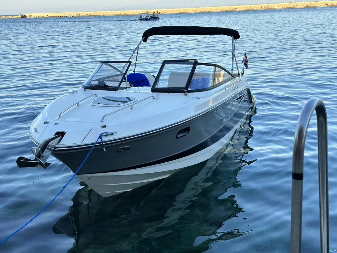 Sea Ray 250 SSE