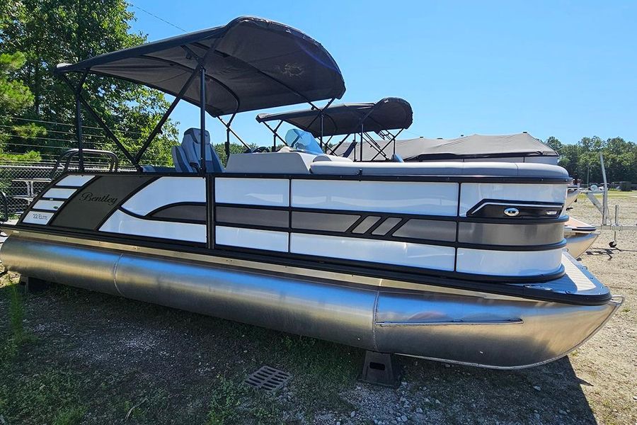 Bentley Pontoons 223 Elite Swingback DC