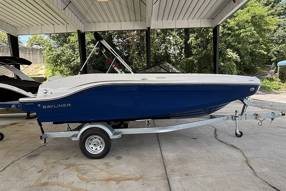 Bayliner DX 2050